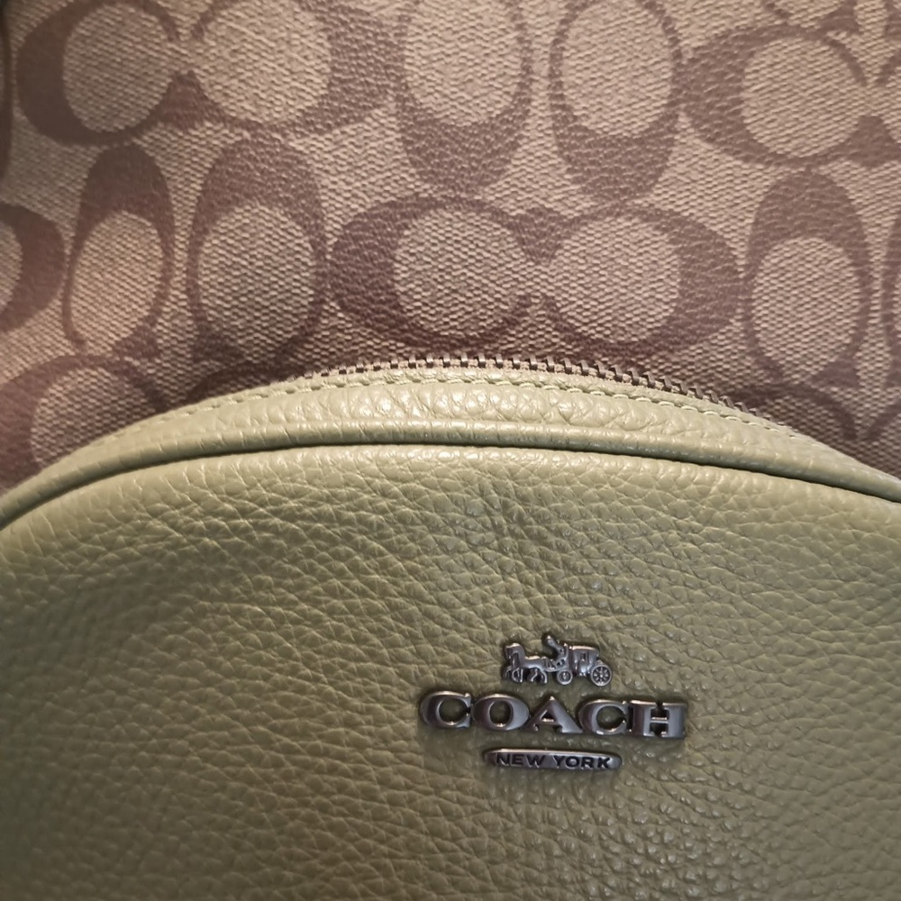 ♥️COACH Brand Green and Brown Court Backpack - Picture 7 of 13